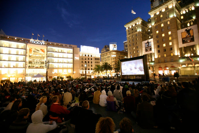 Inflatable Movie Screens - America's Shifting Trend Towards the Outdoors