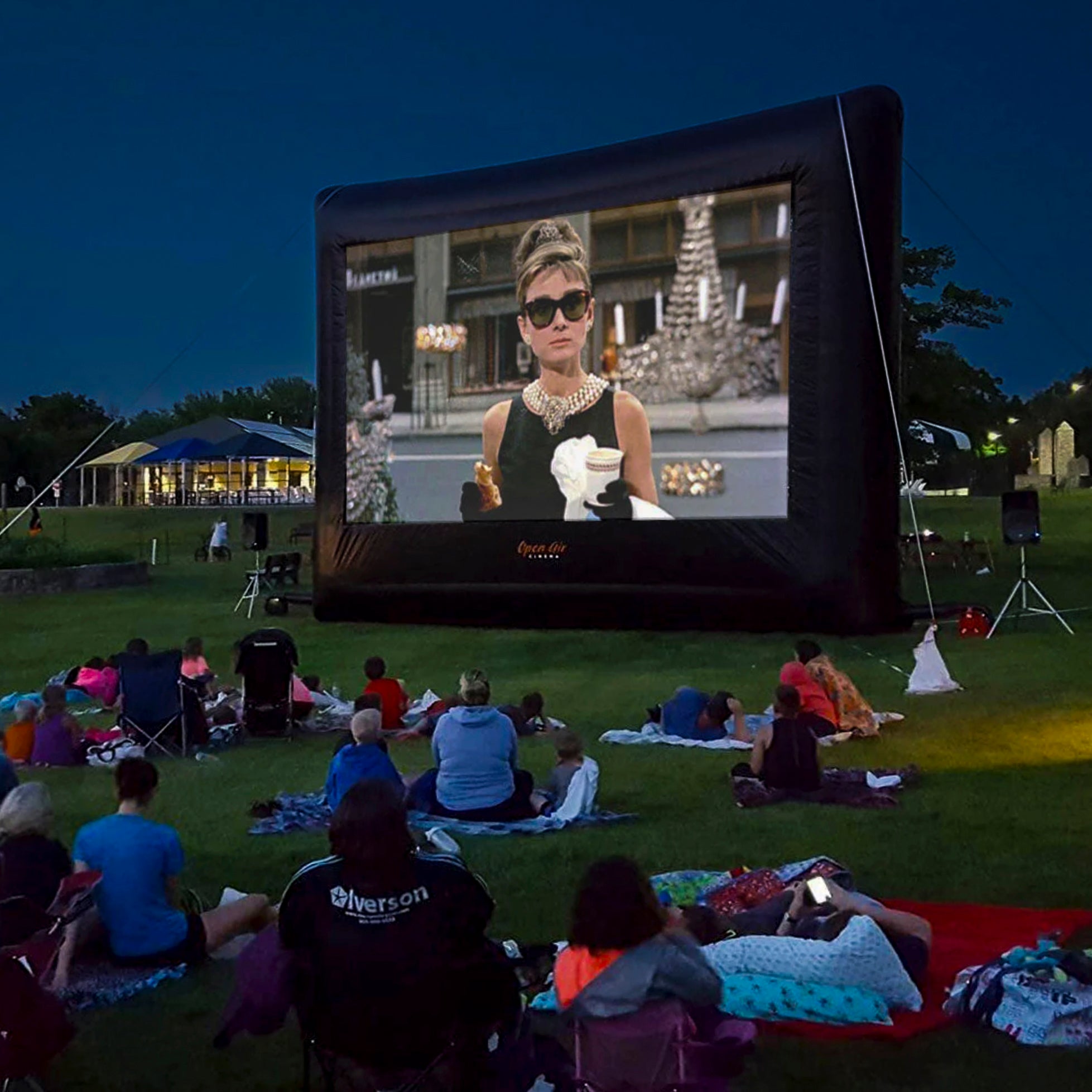 How to Plan and Operate a Successful Outdoor Movie Screening